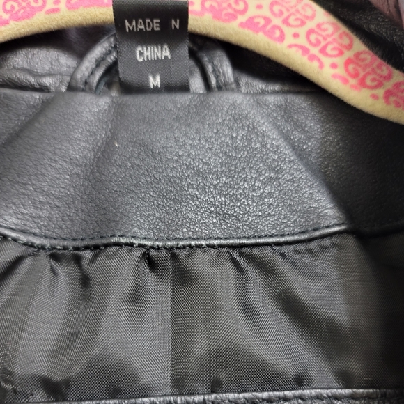 NWOT. Amalfi Leather double breasted womens jacket. Size M. (686) - Picture 5 of 6